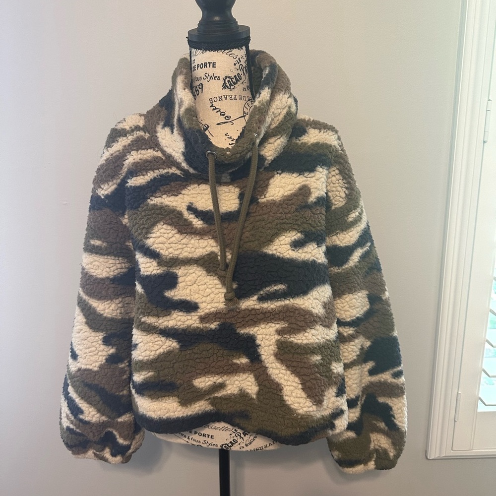Camouflage fleece